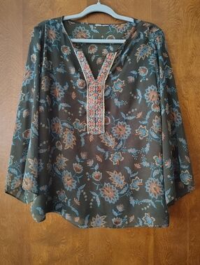 Green Floral Split-Neck Tunic with Teal and Rust Embroidery Size XL